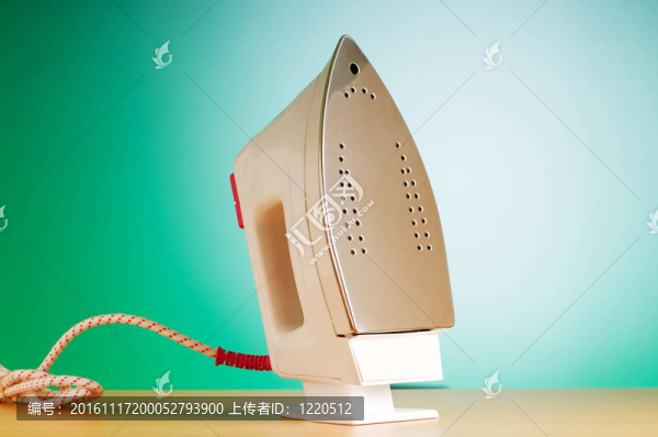 現(xiàn)代電熨斗對彩色背景