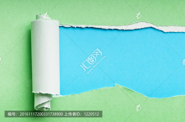 撕裂的紙與空間為您的信息