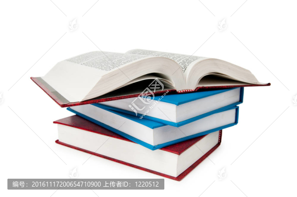 白色背景下的書籍堆疊