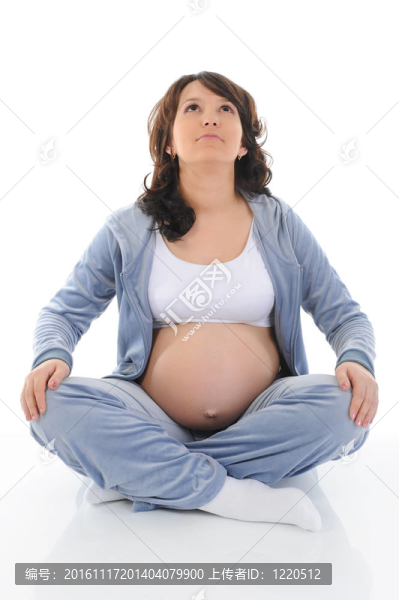 美麗的年輕孕婦