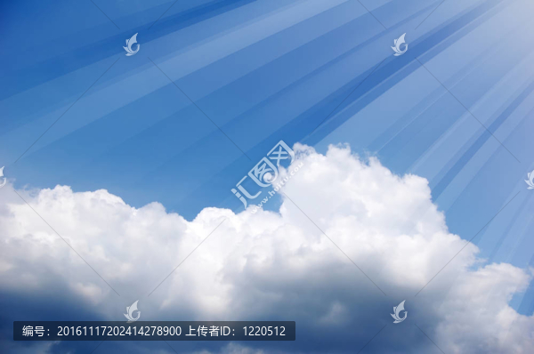 天空中的云，從背后閃耀