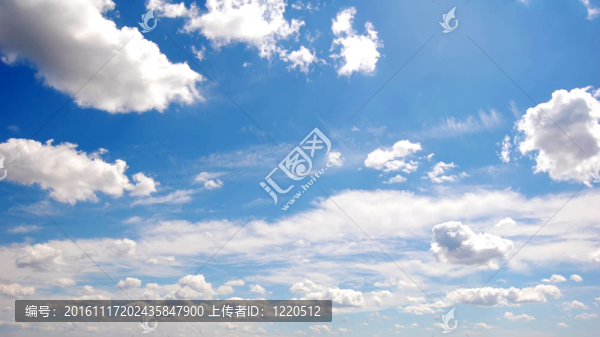 天空中的云，從背后閃耀