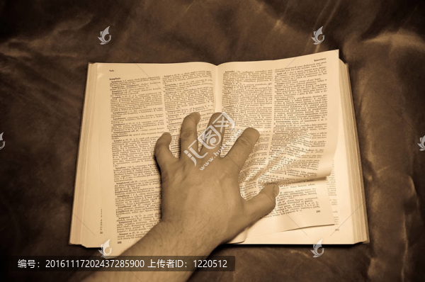人手書。