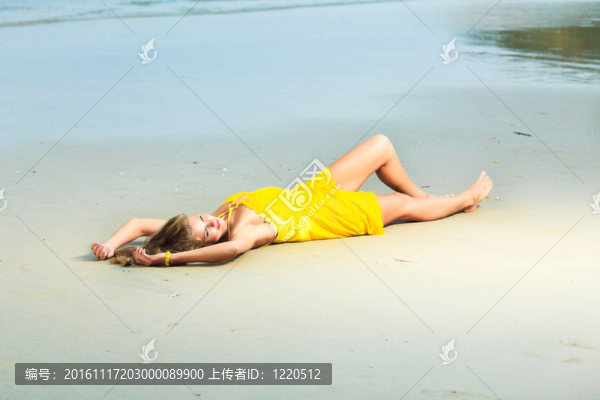 海灘上的女人
