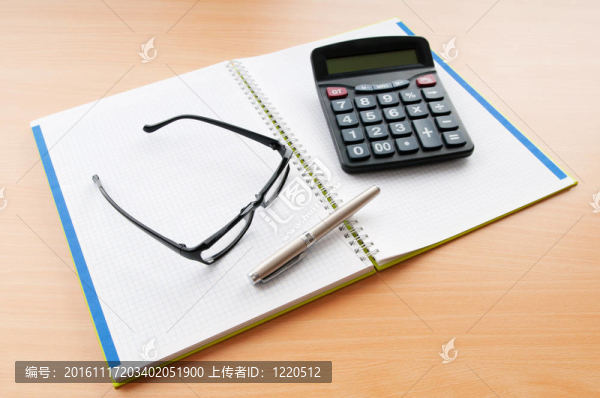 商業(yè)概念與記事本和計(jì)算器