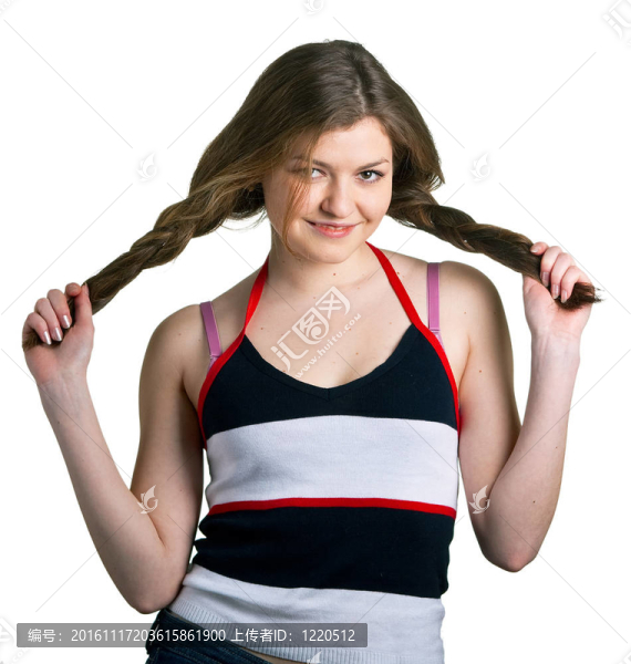 女孩梳著辮子