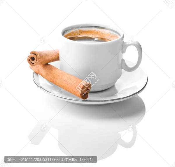 肉桂的白色咖啡杯