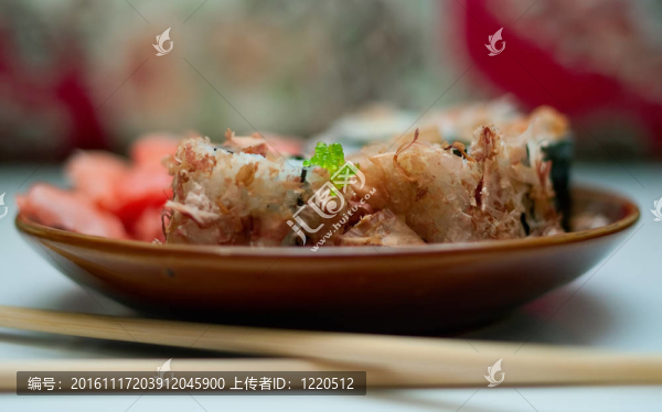 在一個(gè)抽象的背景上滾動(dòng)