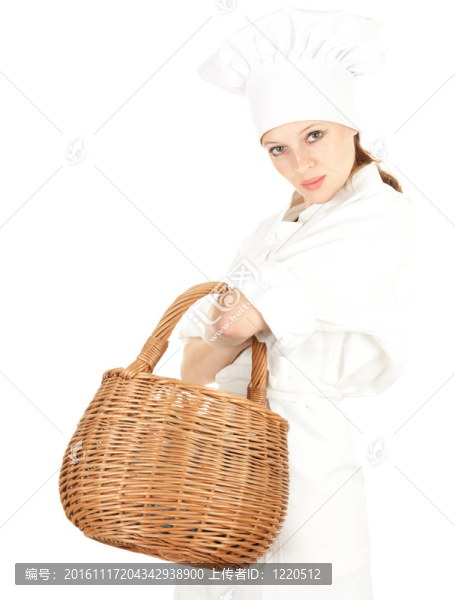 有吸引力的女人做的柳條筐；白色背景