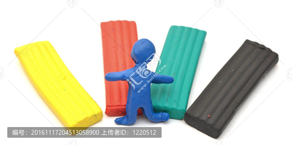 彩色兒童橡皮泥躺在白色背景