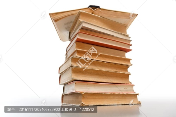 堆疊的舊書