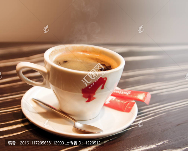 一杯黑咖啡