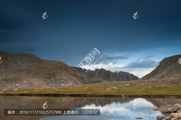 在落基山脈的高山夏季