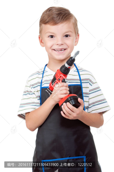 男孩用工具
