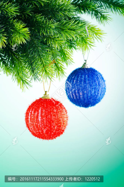在慶祝概念圣誕樹裝飾品