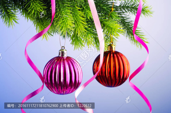 在慶祝概念圣誕樹裝飾品