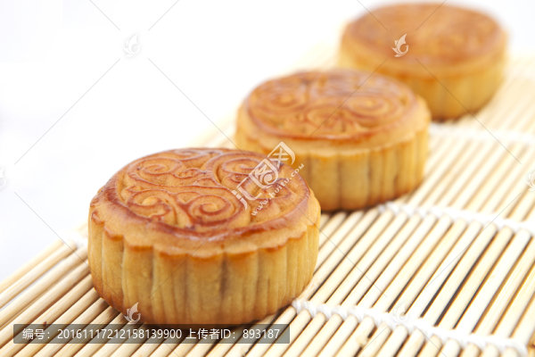 三塊月餅