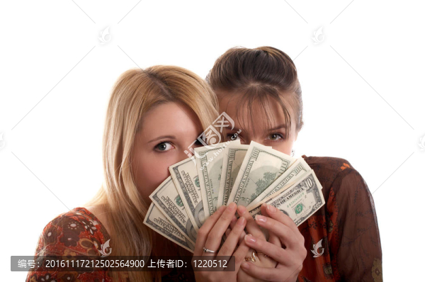 女孩手里拿著錢