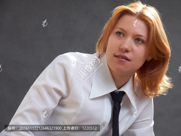 女孩在西裝