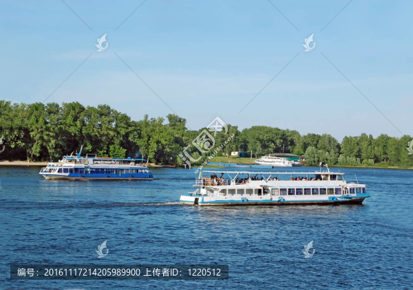 汽車旅行河船