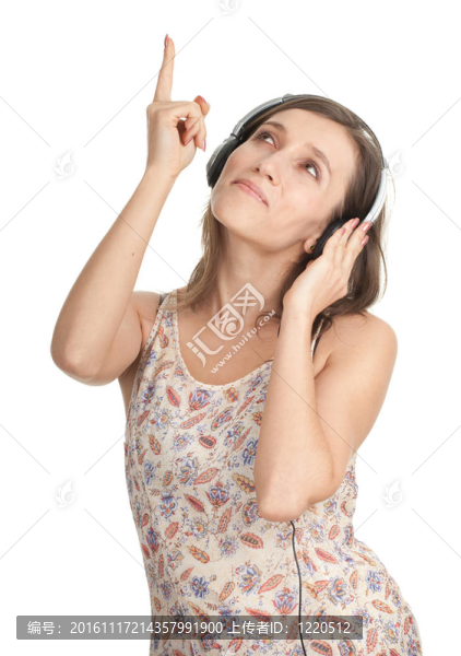 瞄準(zhǔn)年輕女孩聽音樂從MP3播放器