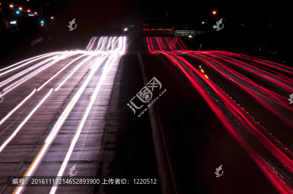 夜間高速公路交通的長時間暴露