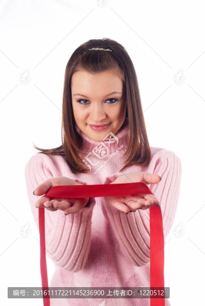 帶紅帶的女人