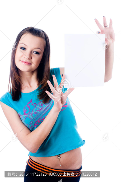 女孩用白紙