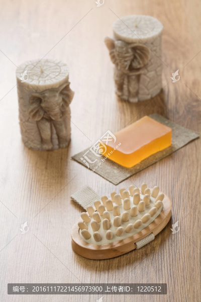 蠟燭和肥皂按摩器