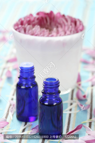 精油花與蠟燭