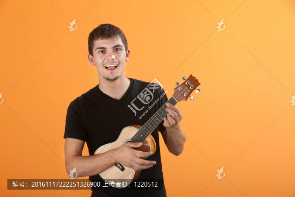 年輕的吉他手