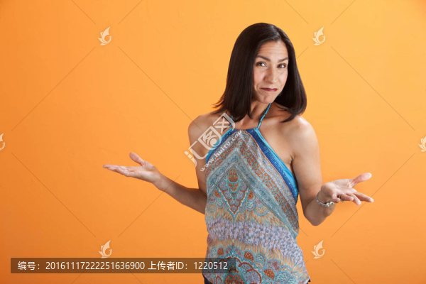 張開手的女人