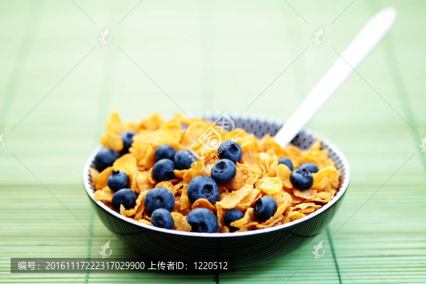 藍(lán)莓水果玉米片