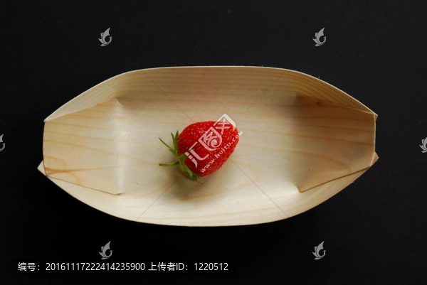 一個(gè)新鮮的草莓