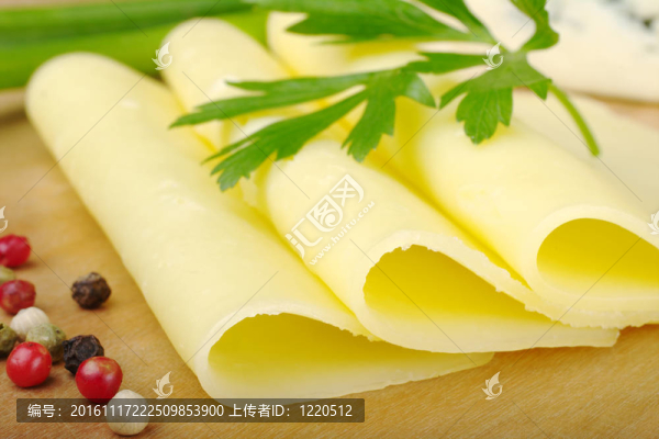 奶酪歐芹和胡椒木板片