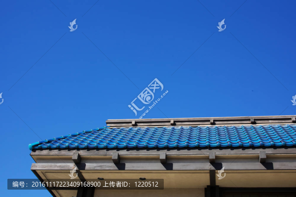 藍(lán)色瓦屋頂藍(lán)天