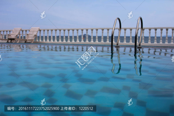 游泳池