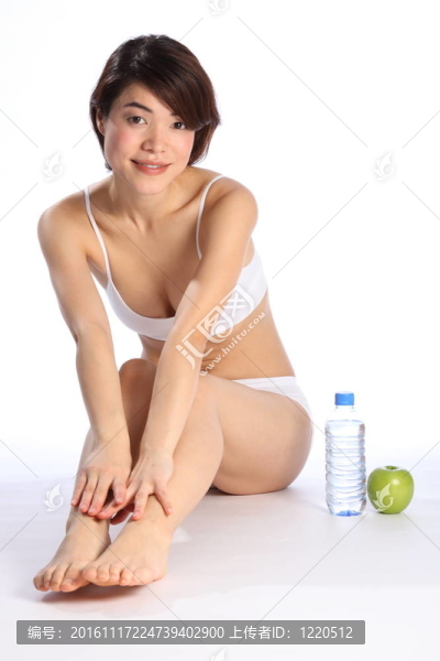 蘋果和水的女孩