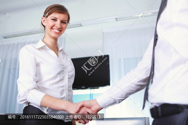 商務(wù)女人的握手