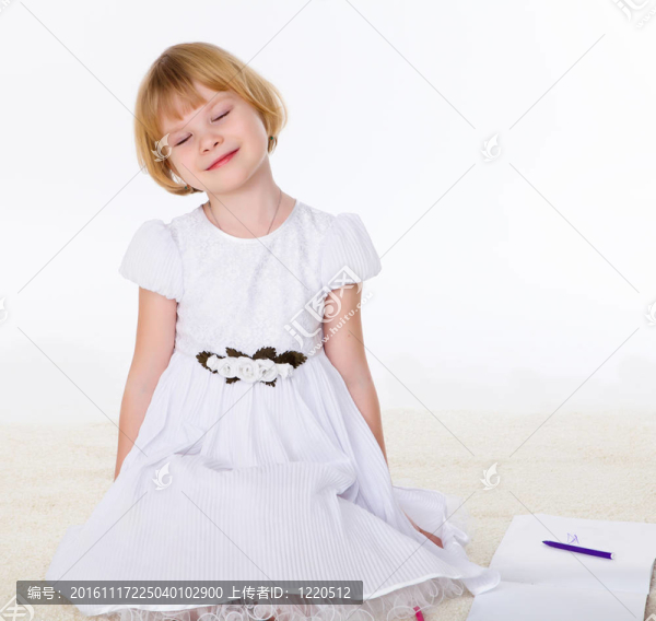 快樂微笑女孩的肖像