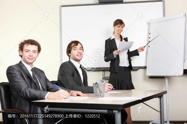 年輕女商人做演講