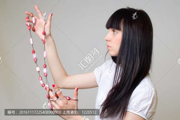 女人與珠