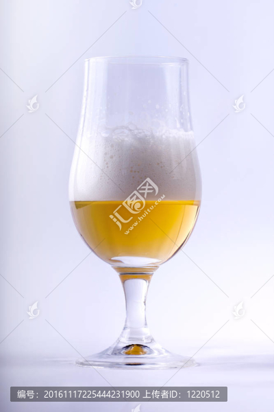 喝一杯啤酒