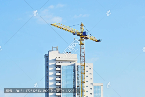 建筑起重機(jī)和建筑在藍(lán)天建設(shè)