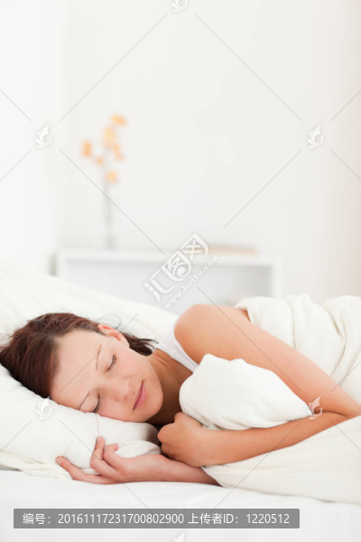 沉睡的美麗的女人