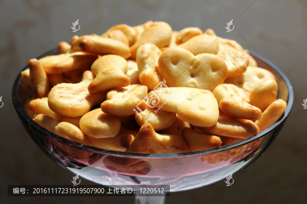 魚餅和心形
