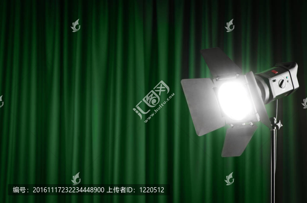 窗簾和投影機(jī)燈為你的文字與空間