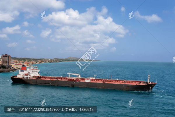 油罐車拉出來