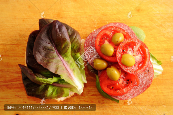 意大利臘腸番茄三明治