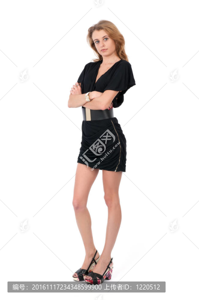 年輕女子站在折疊的手